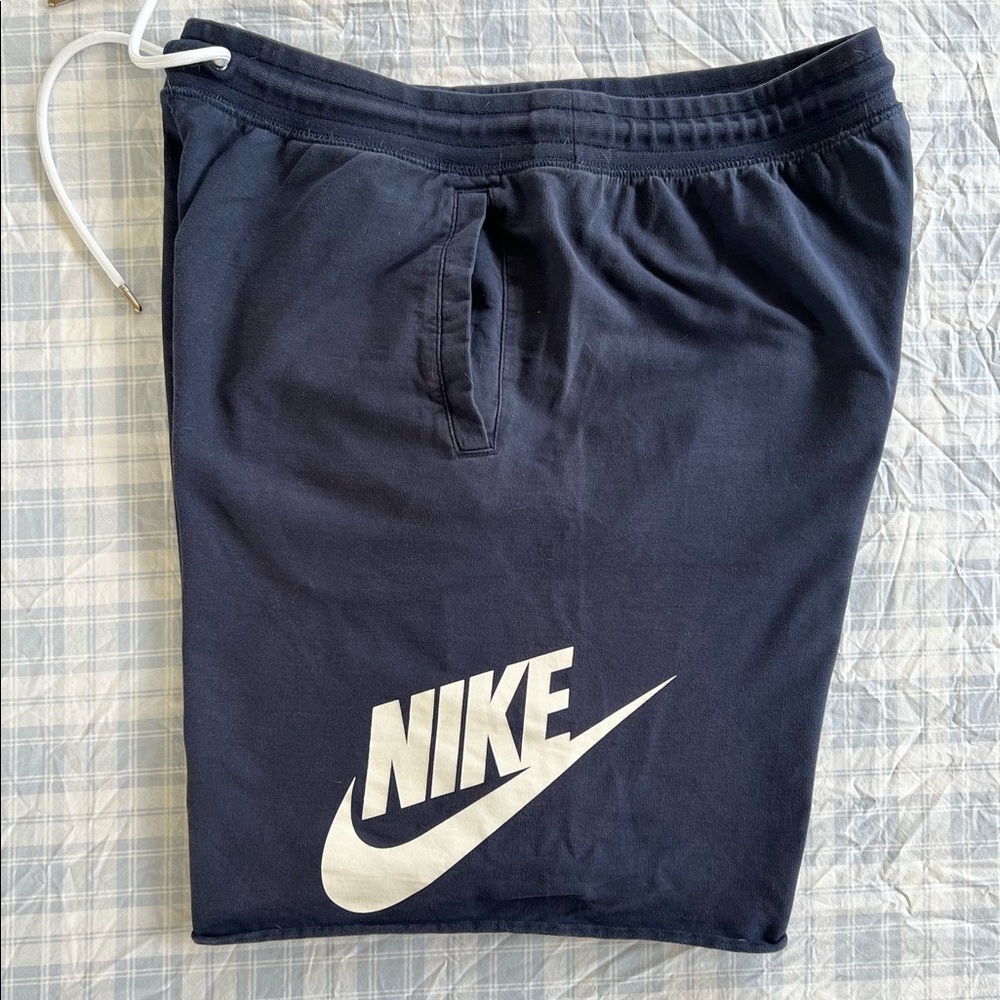 Nike Navy Men's Graphic Shorts